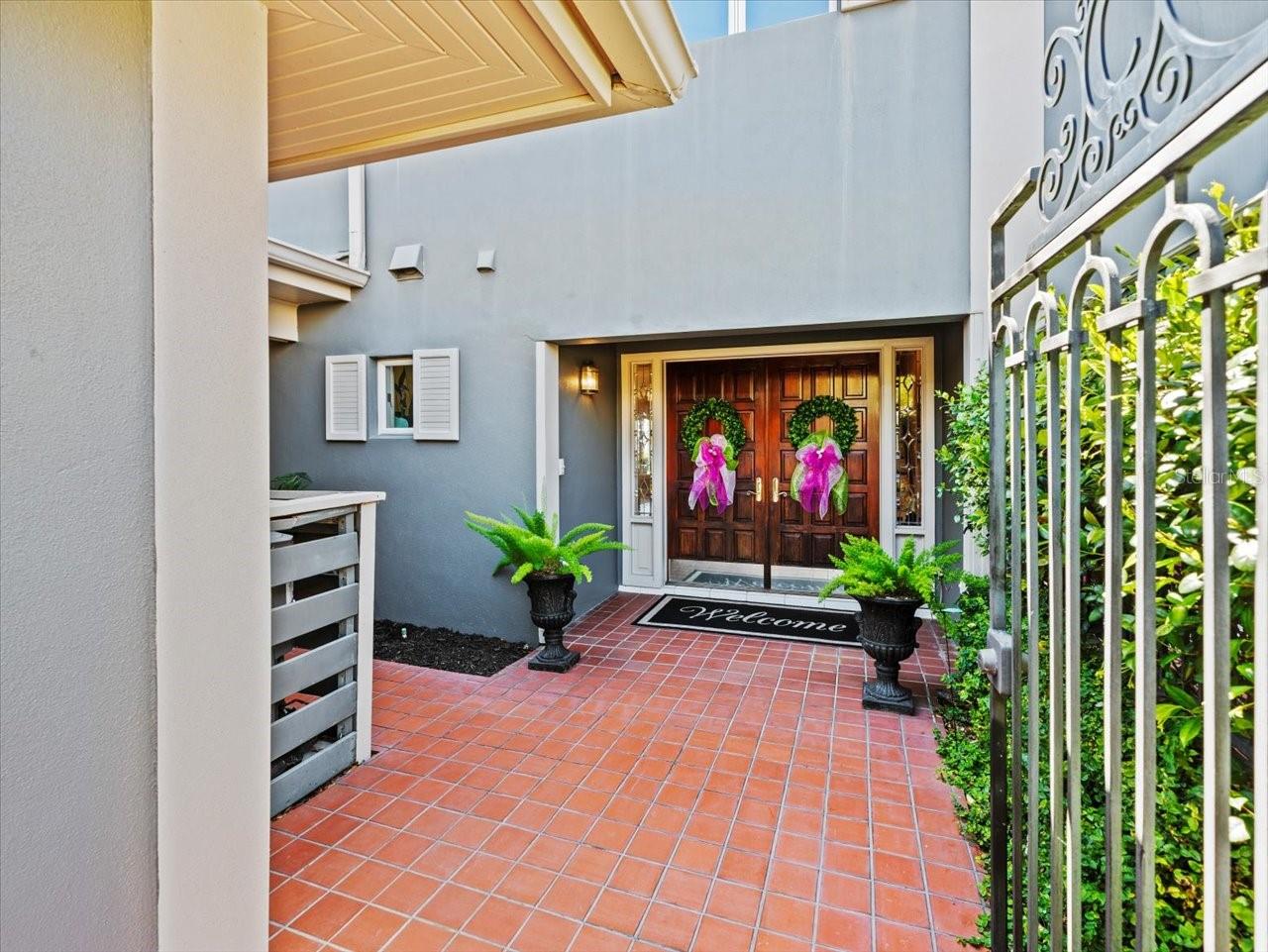 2087 EDGEWATER DR #C