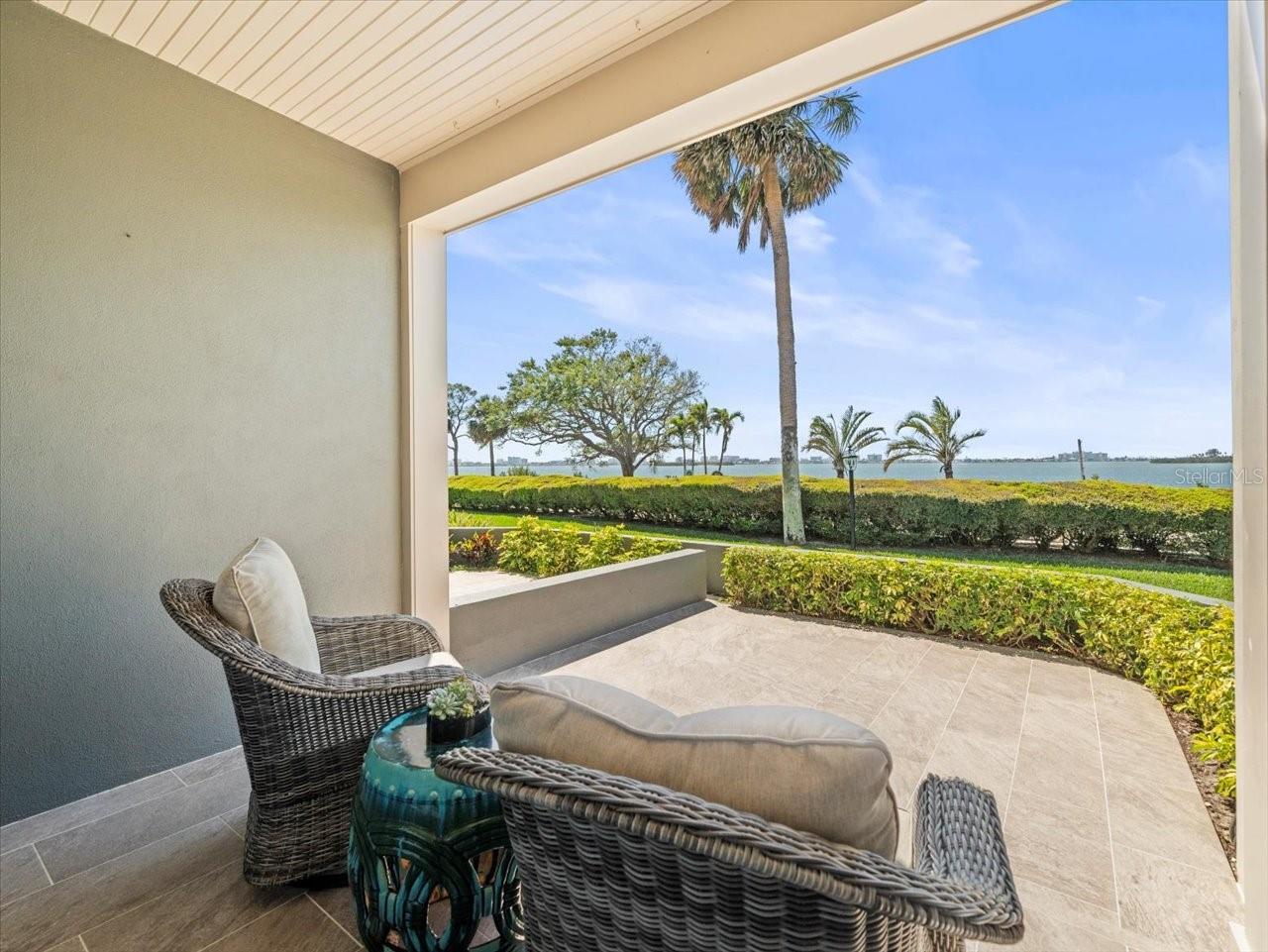 2087 EDGEWATER DR #C