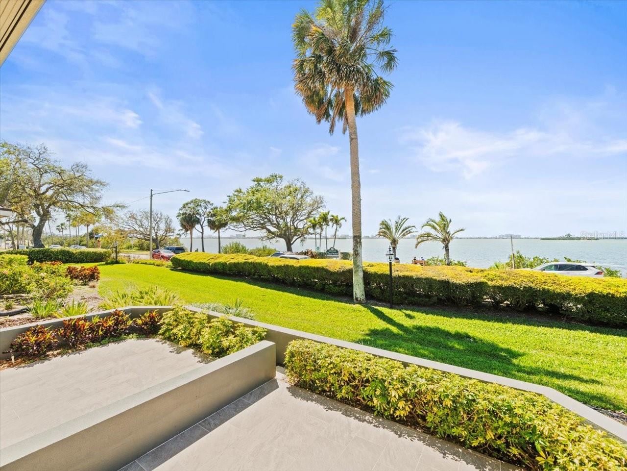 2087 EDGEWATER DR #C