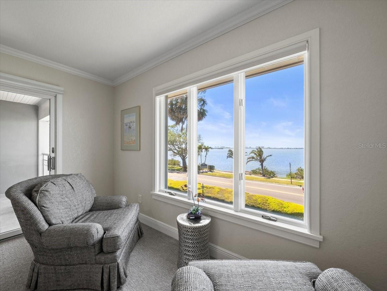 2087 EDGEWATER DR #C