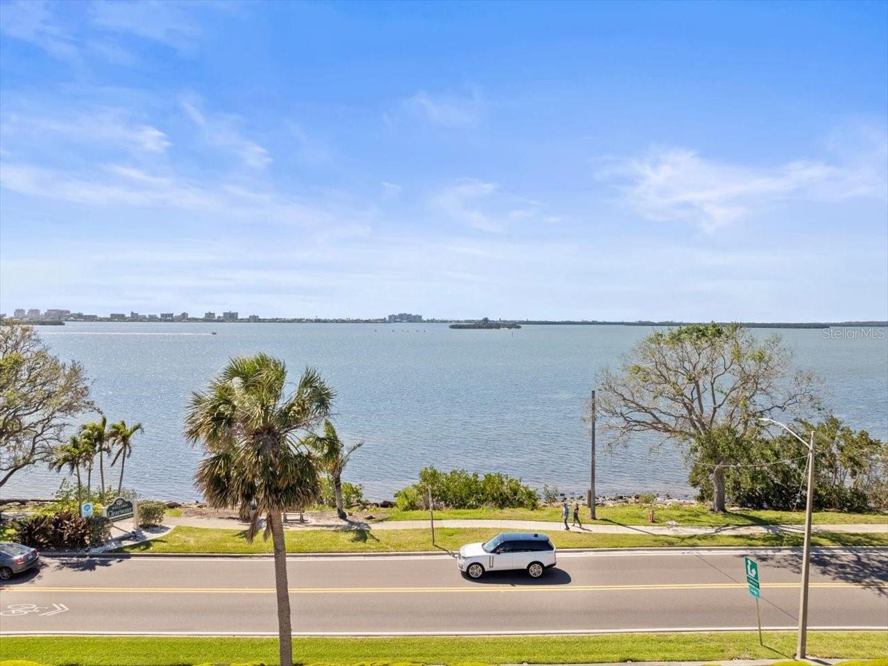 2087 EDGEWATER DR #C