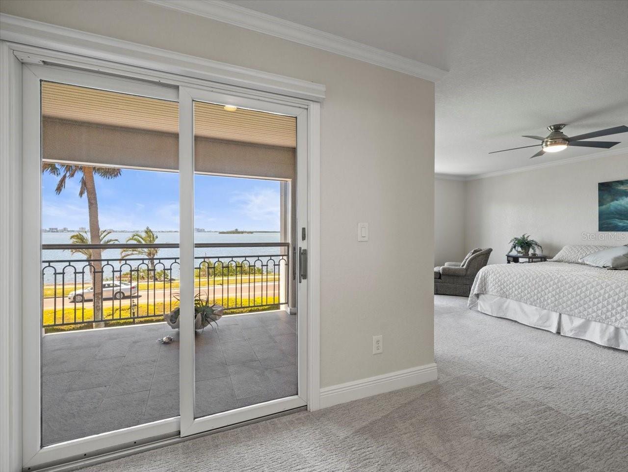 2087 EDGEWATER DR #C