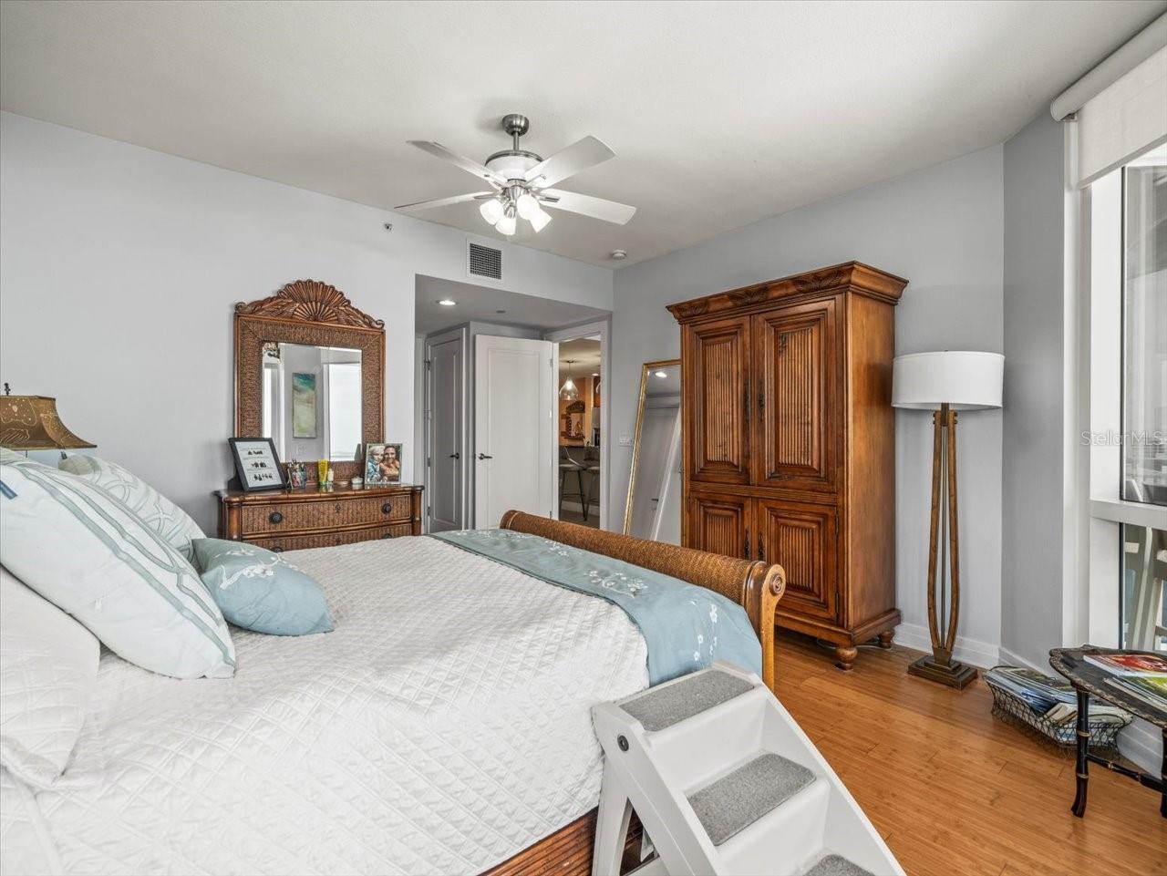 331 CLEVELAND ST #906