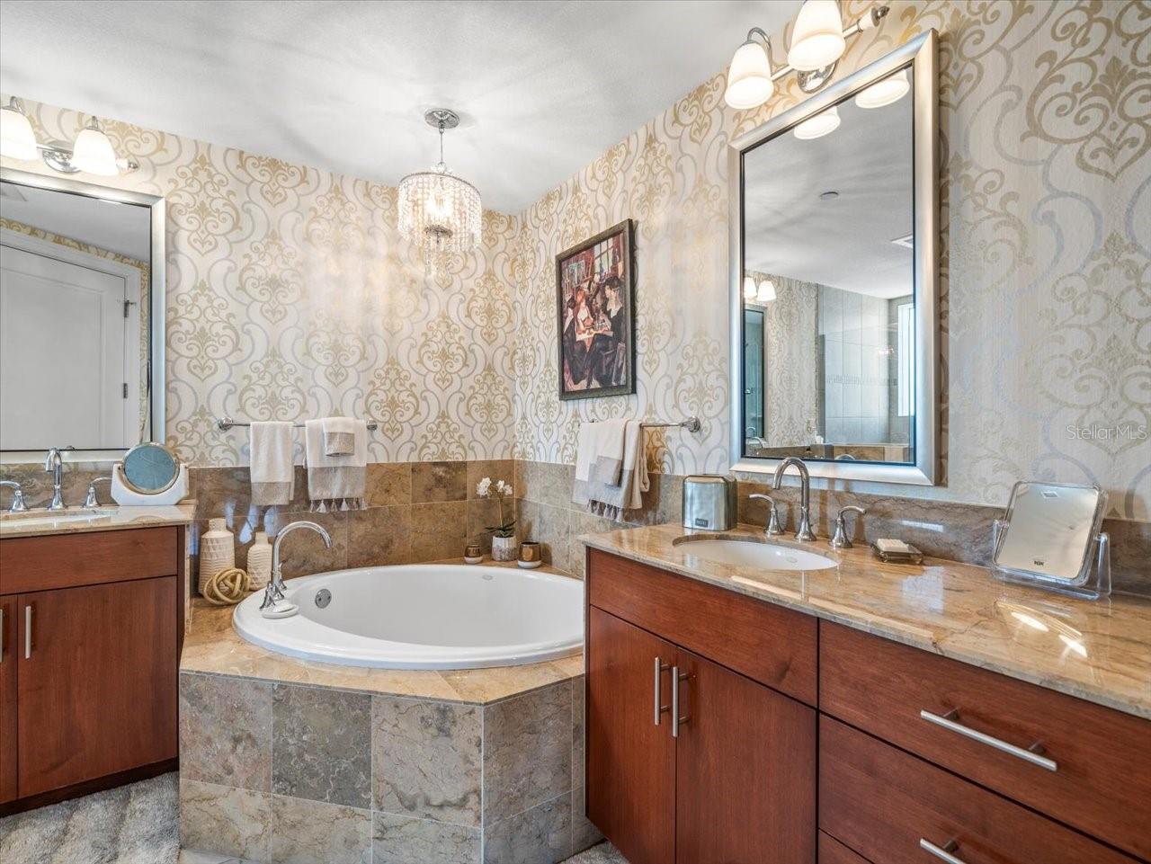 331 CLEVELAND ST #906