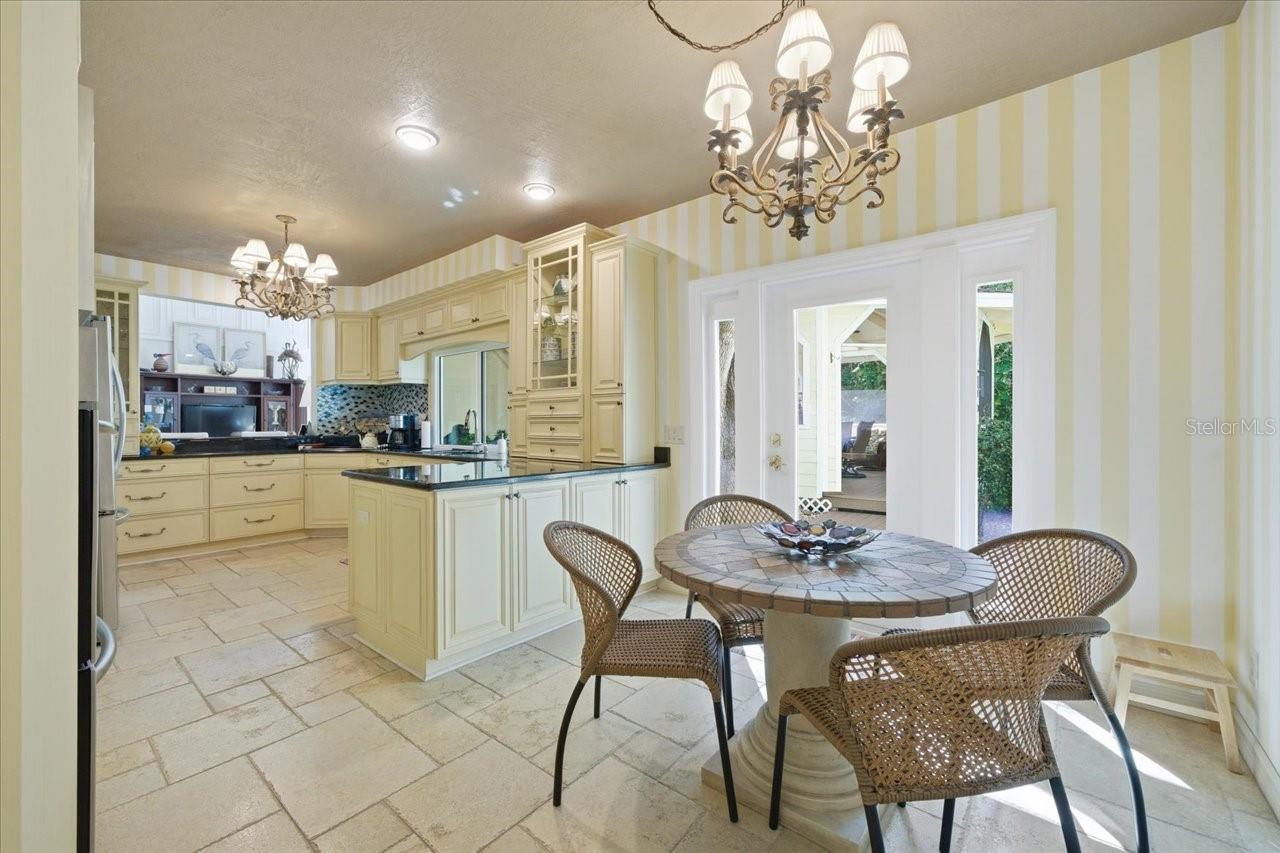 2035 INDIAN CREEK CT