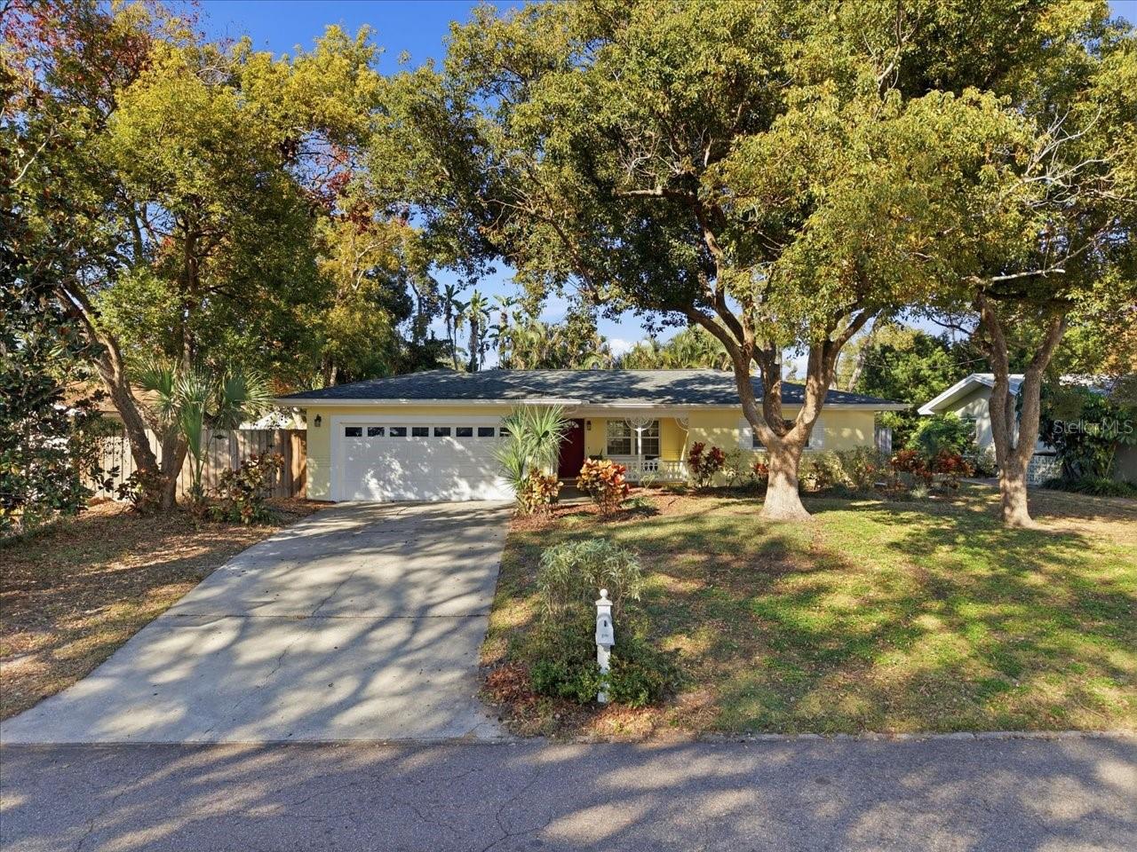 1926 SANDRA DR
