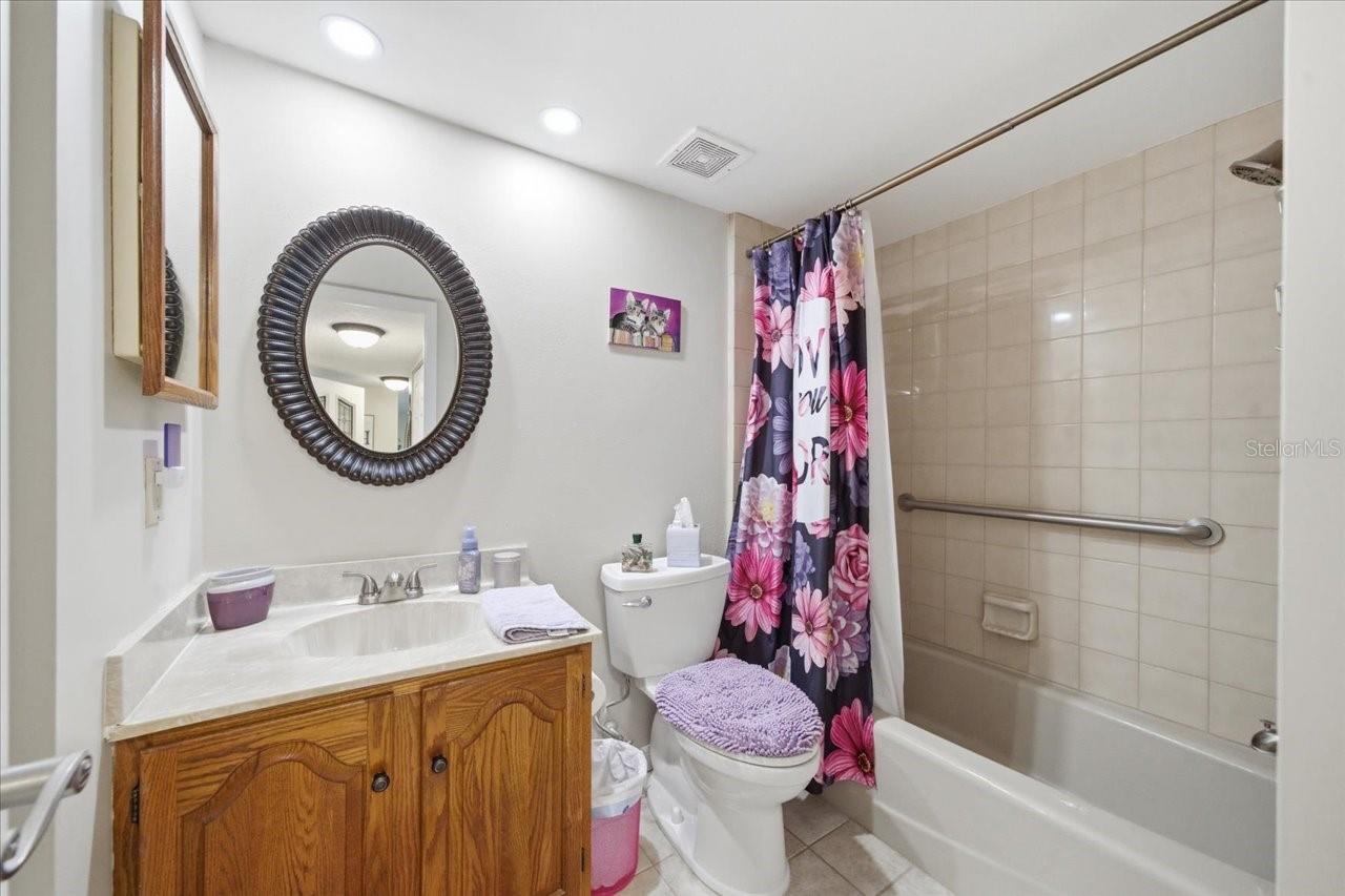 2824 COUNTRYSIDE BLVD #315