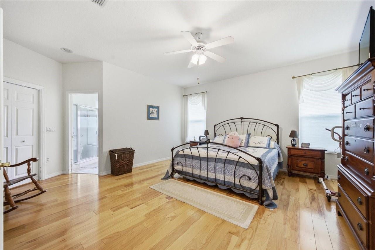 1154 SARAH CT