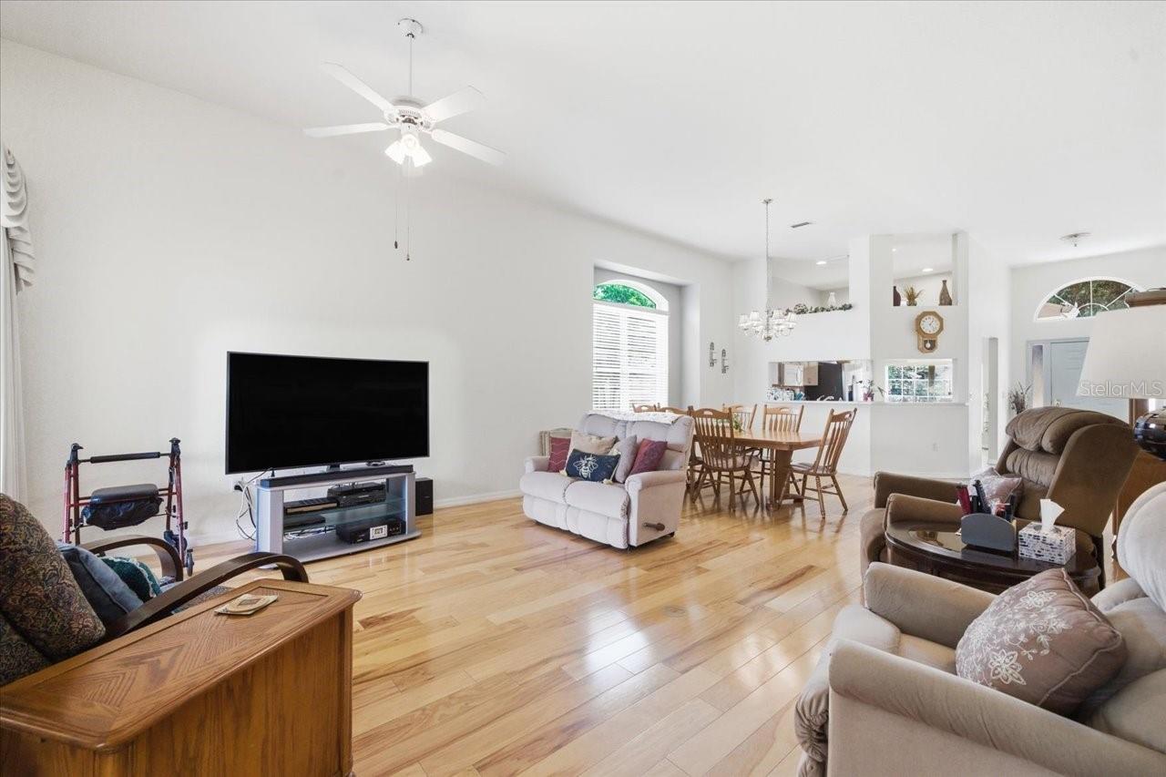 1154 SARAH CT