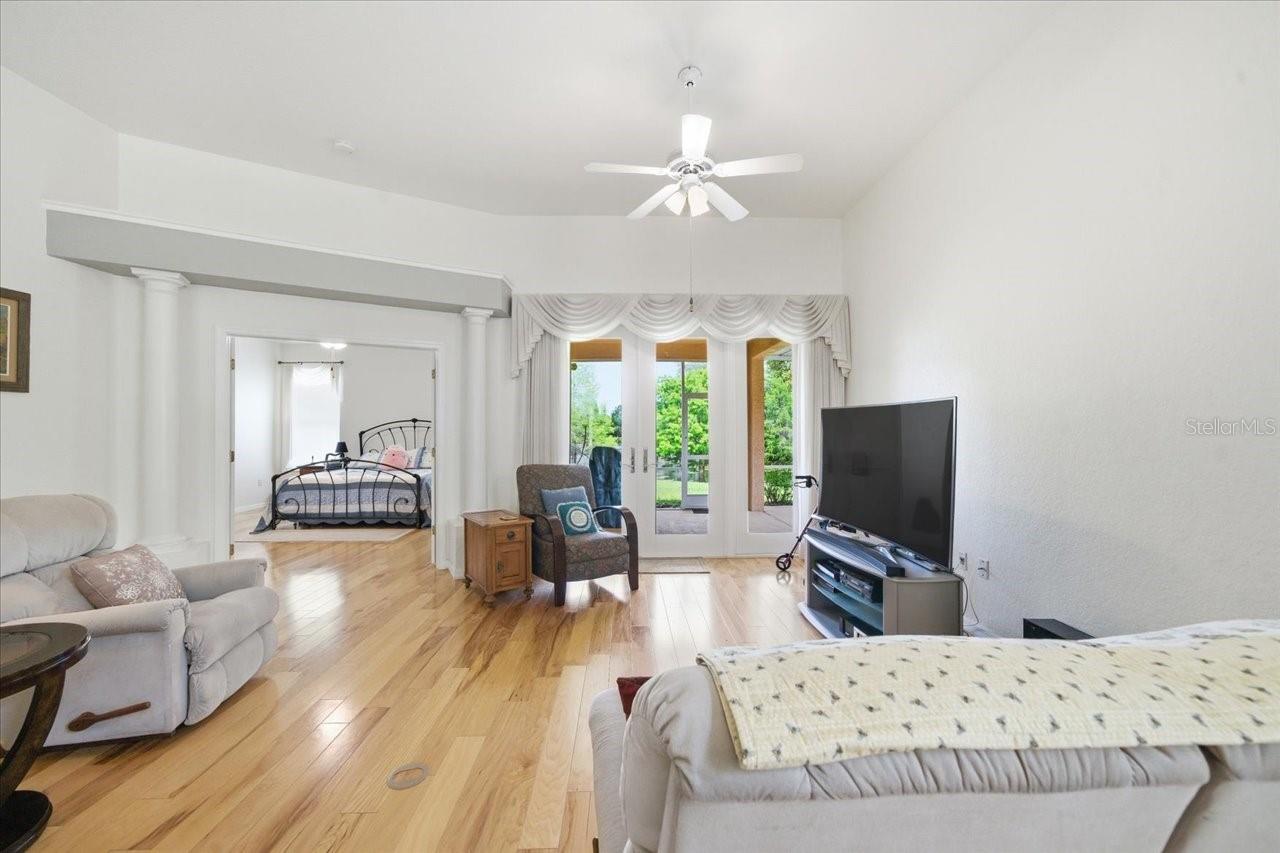 1154 SARAH CT