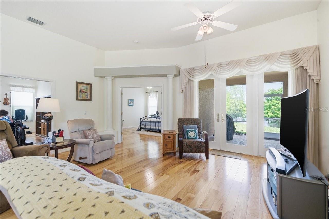 1154 SARAH CT