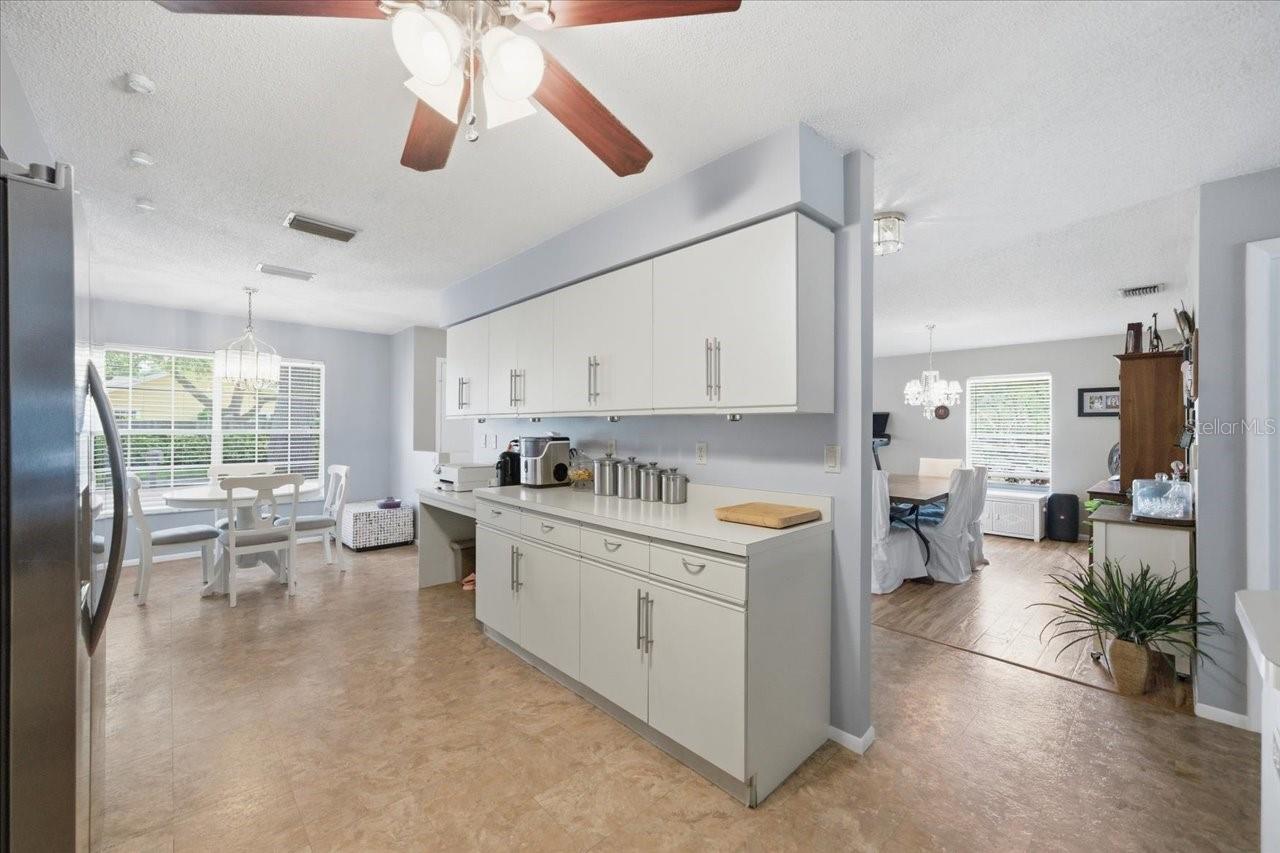 798 COUNTRYSHIRE LN