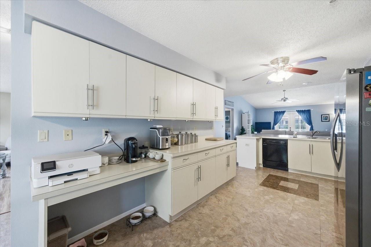 798 COUNTRYSHIRE LN