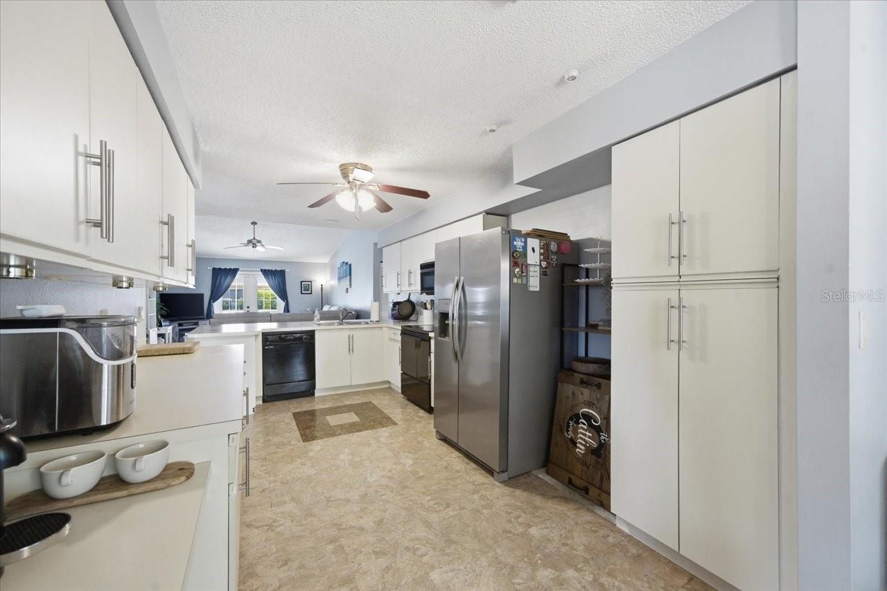 798 COUNTRYSHIRE LN