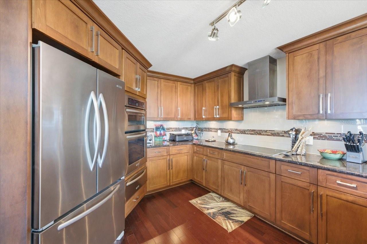 736 ISLAND WAY #1003