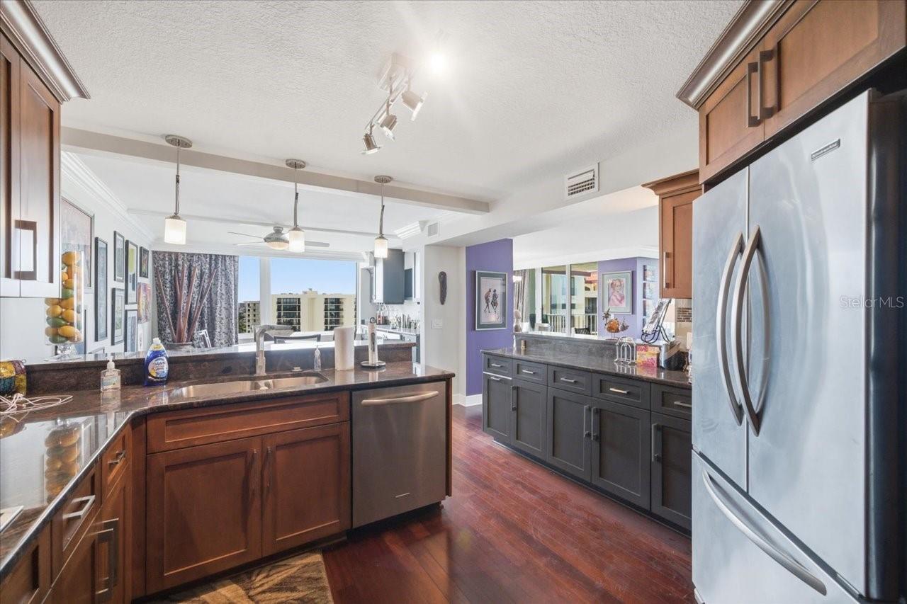 736 ISLAND WAY #1003
