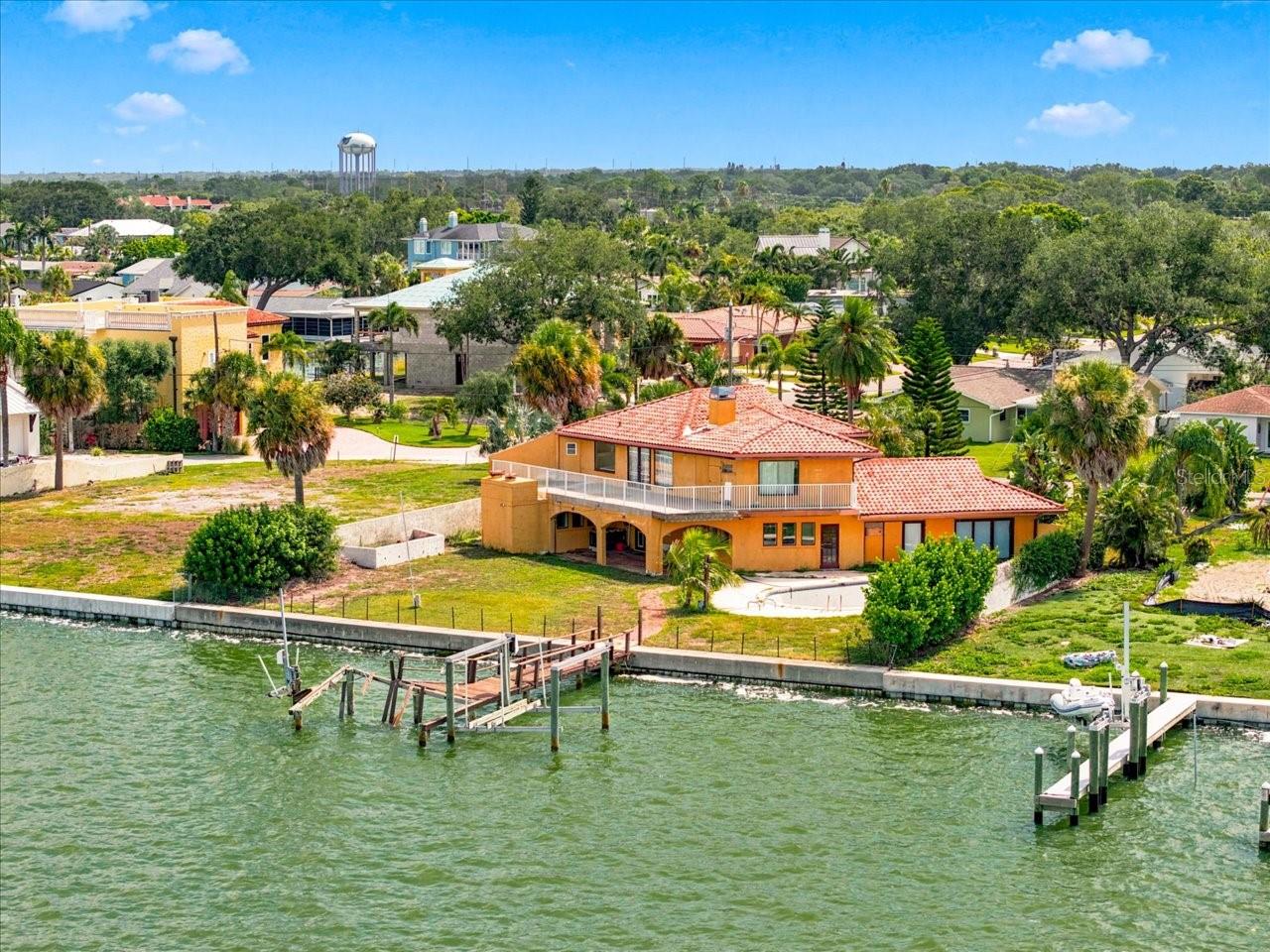 111 SHORE DR