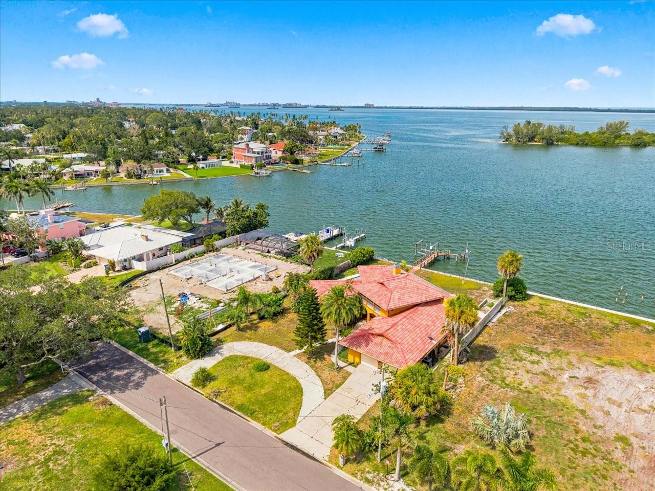 111 SHORE DR