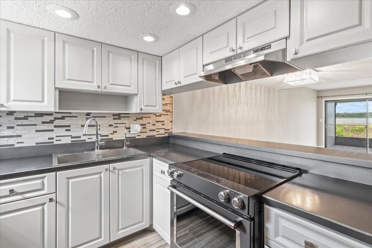 9209 SEMINOLE BOULEVARD Unit: 22