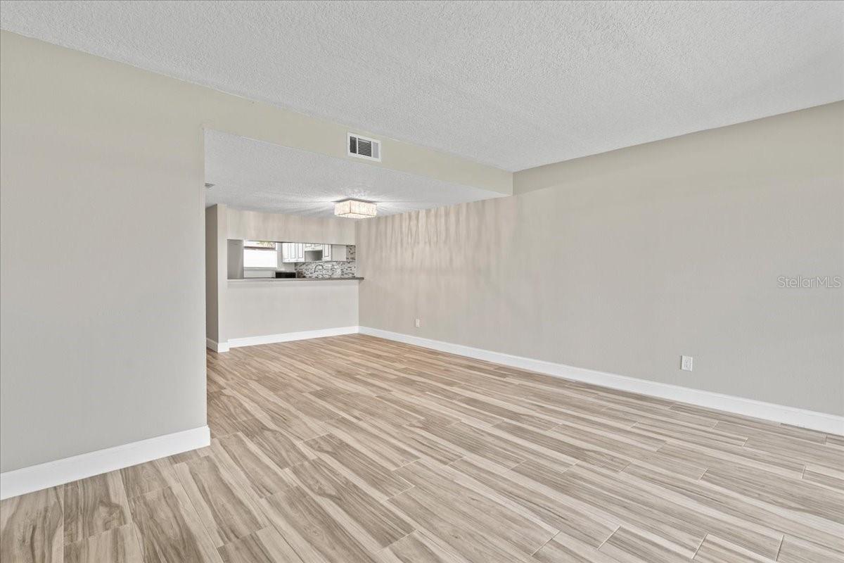 9209 SEMINOLE BOULEVARD Unit: 22