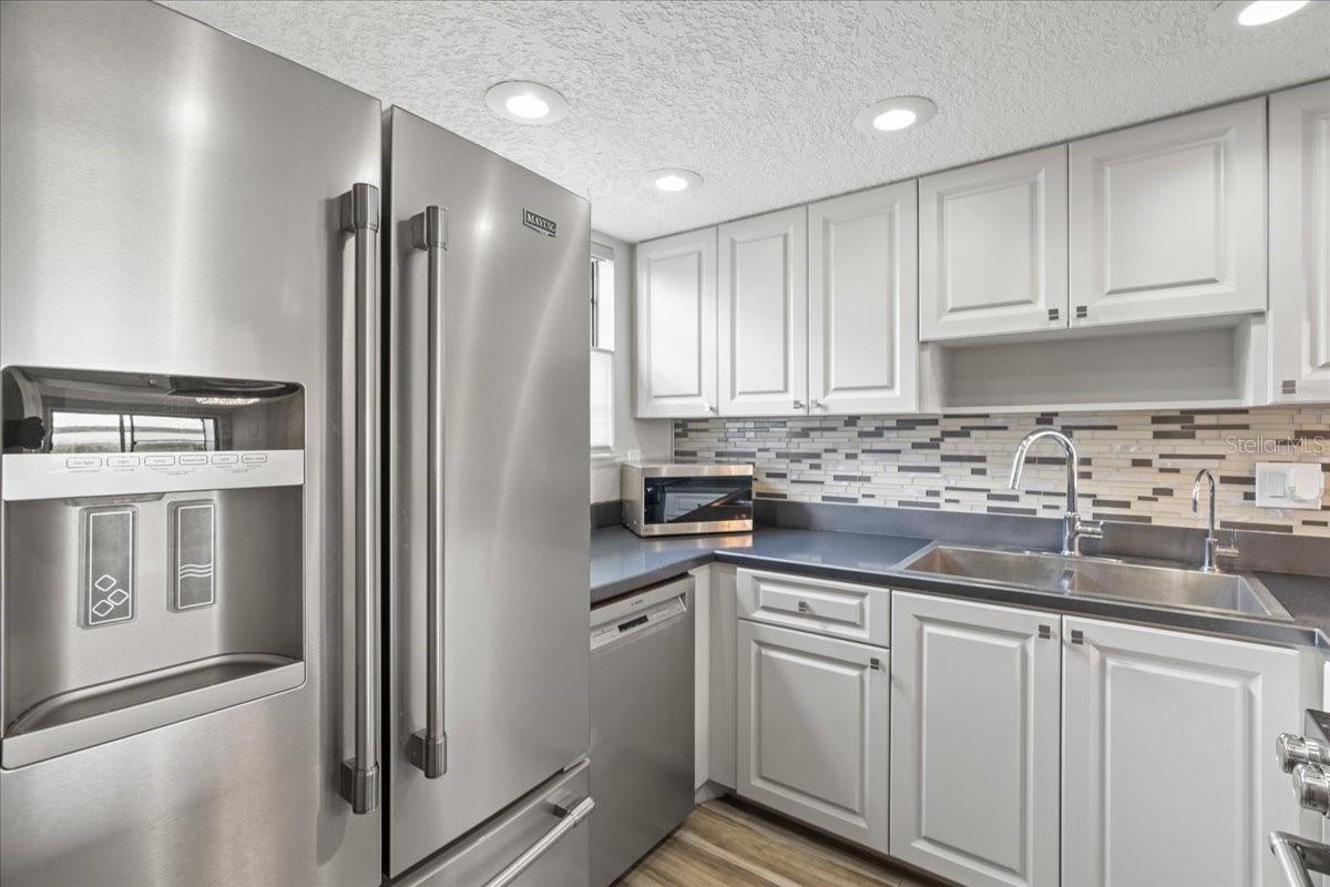 9209 SEMINOLE BOULEVARD Unit: 22