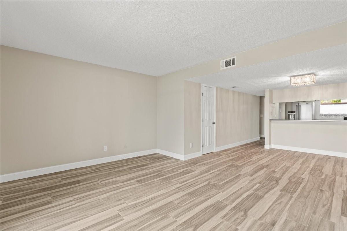 9209 SEMINOLE BOULEVARD Unit: 22