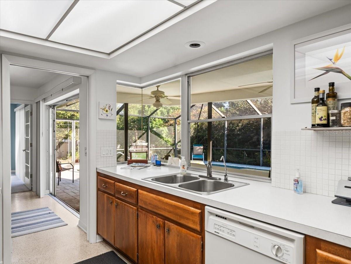 1665 MAGNOLIA DRIVE