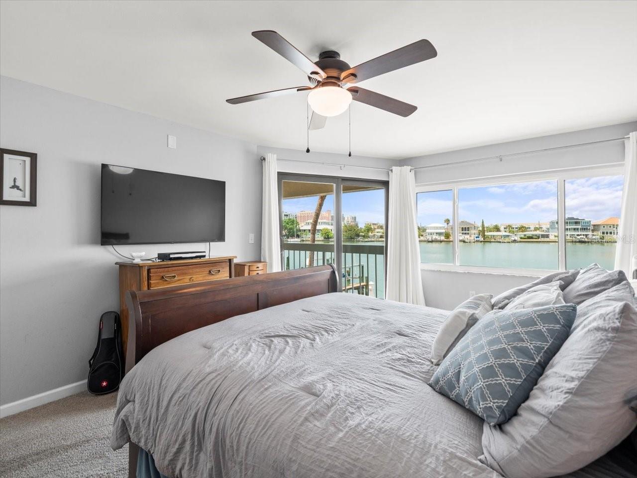 640 BAYWAY BLVD #101