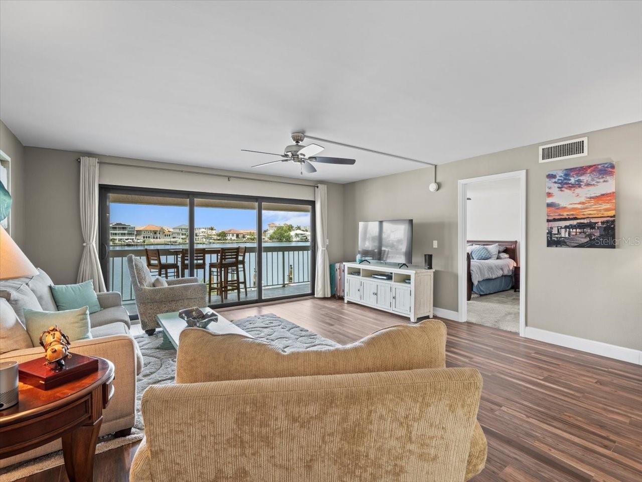 640 BAYWAY BLVD #101