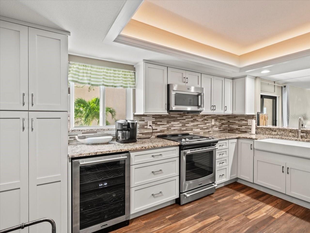 640 BAYWAY BLVD #101