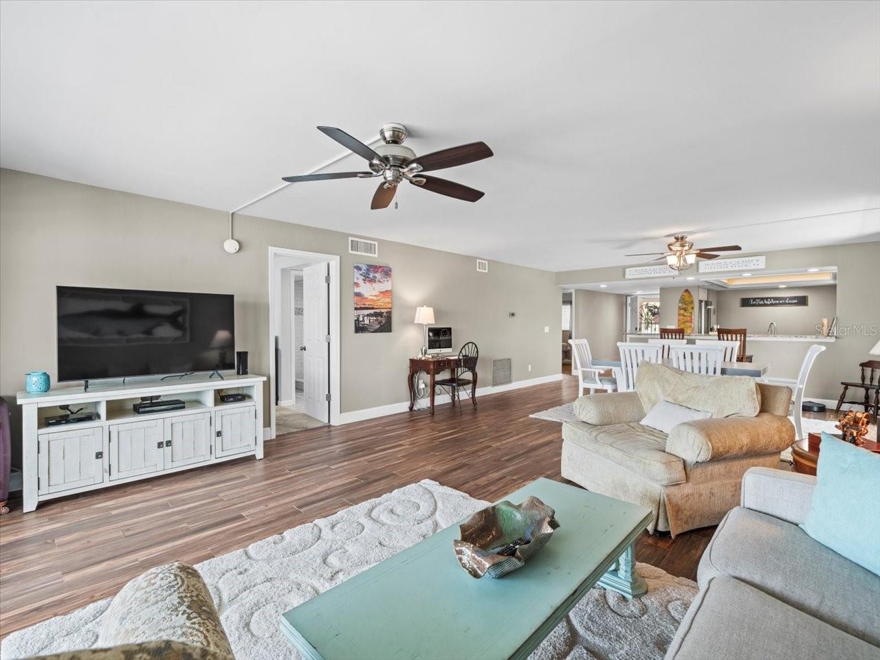 640 BAYWAY BLVD #101