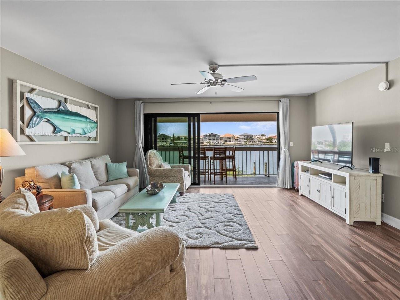 640 BAYWAY BLVD #101