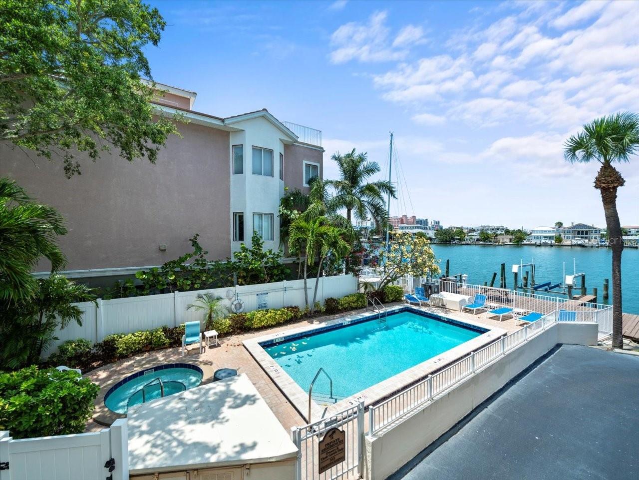 640 BAYWAY BLVD #101