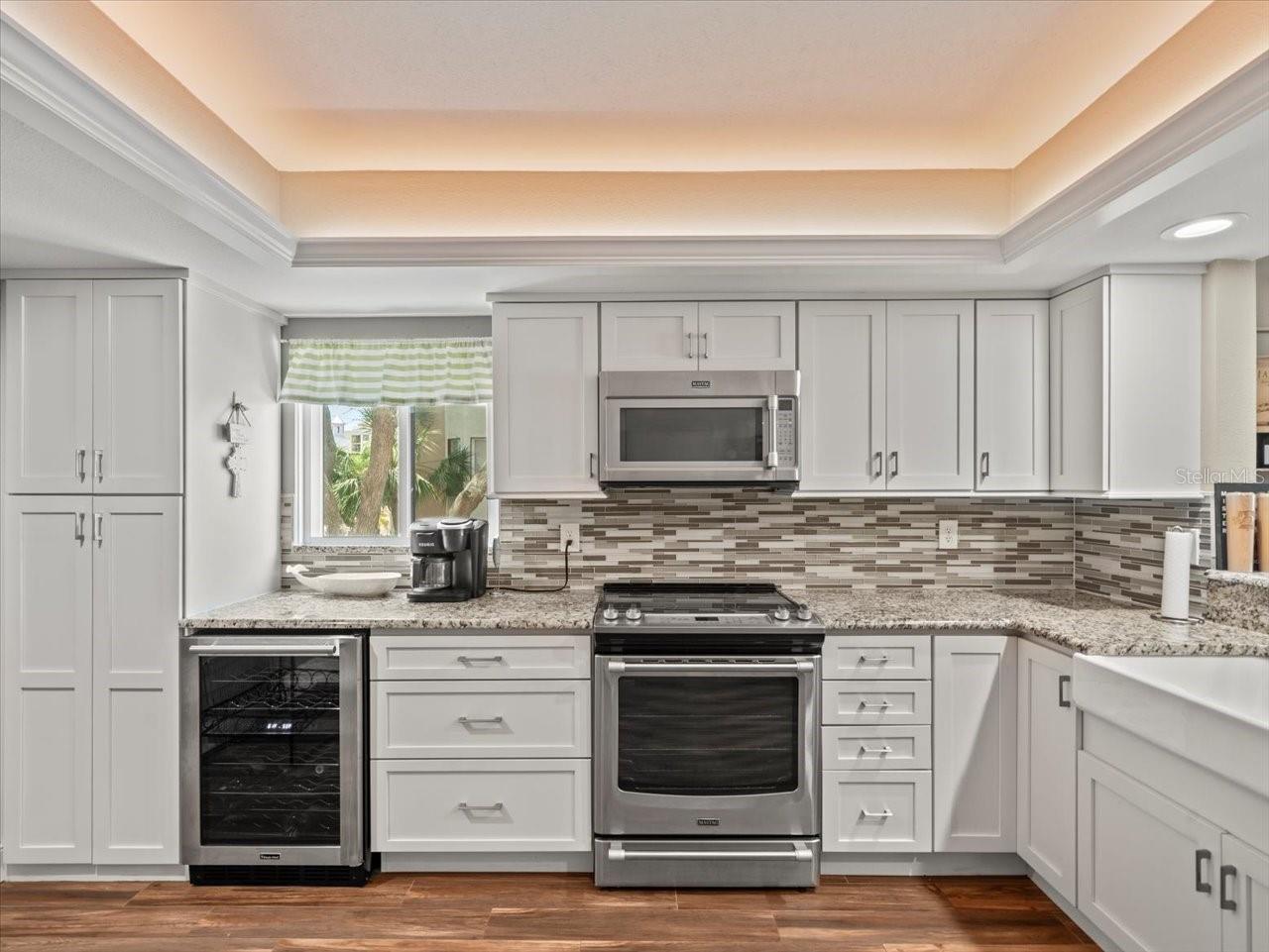 640 BAYWAY BLVD #101