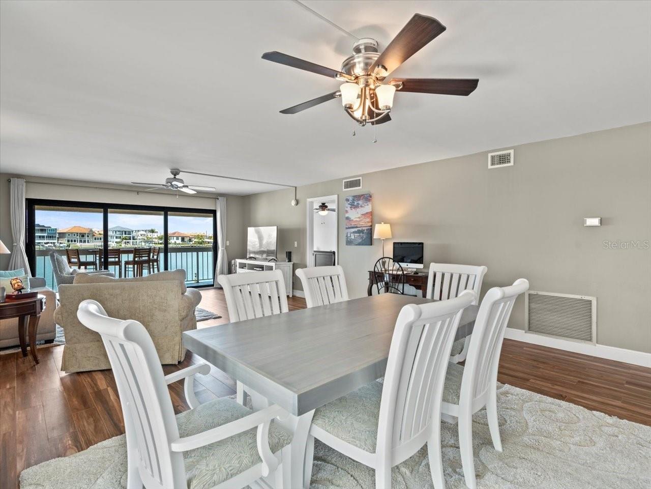 640 BAYWAY BLVD #101