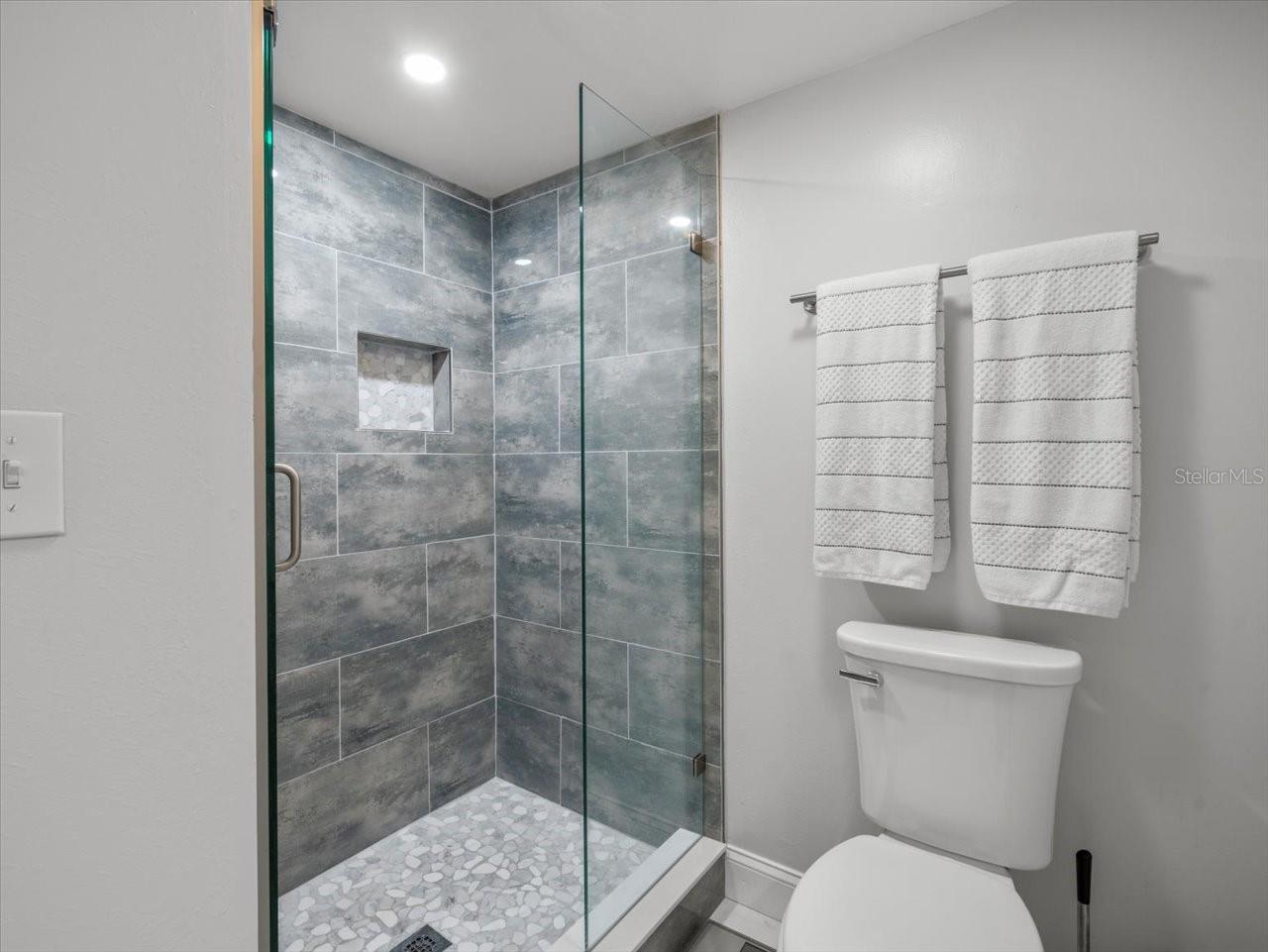 640 BAYWAY BLVD #101