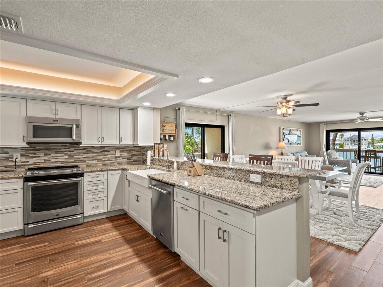 640 BAYWAY BLVD #101