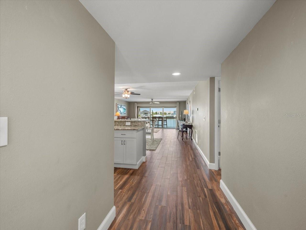 640 BAYWAY BLVD #101