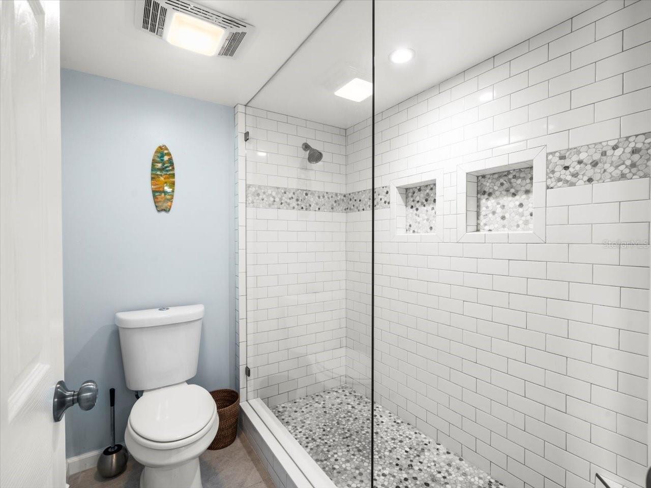 640 BAYWAY BLVD #101