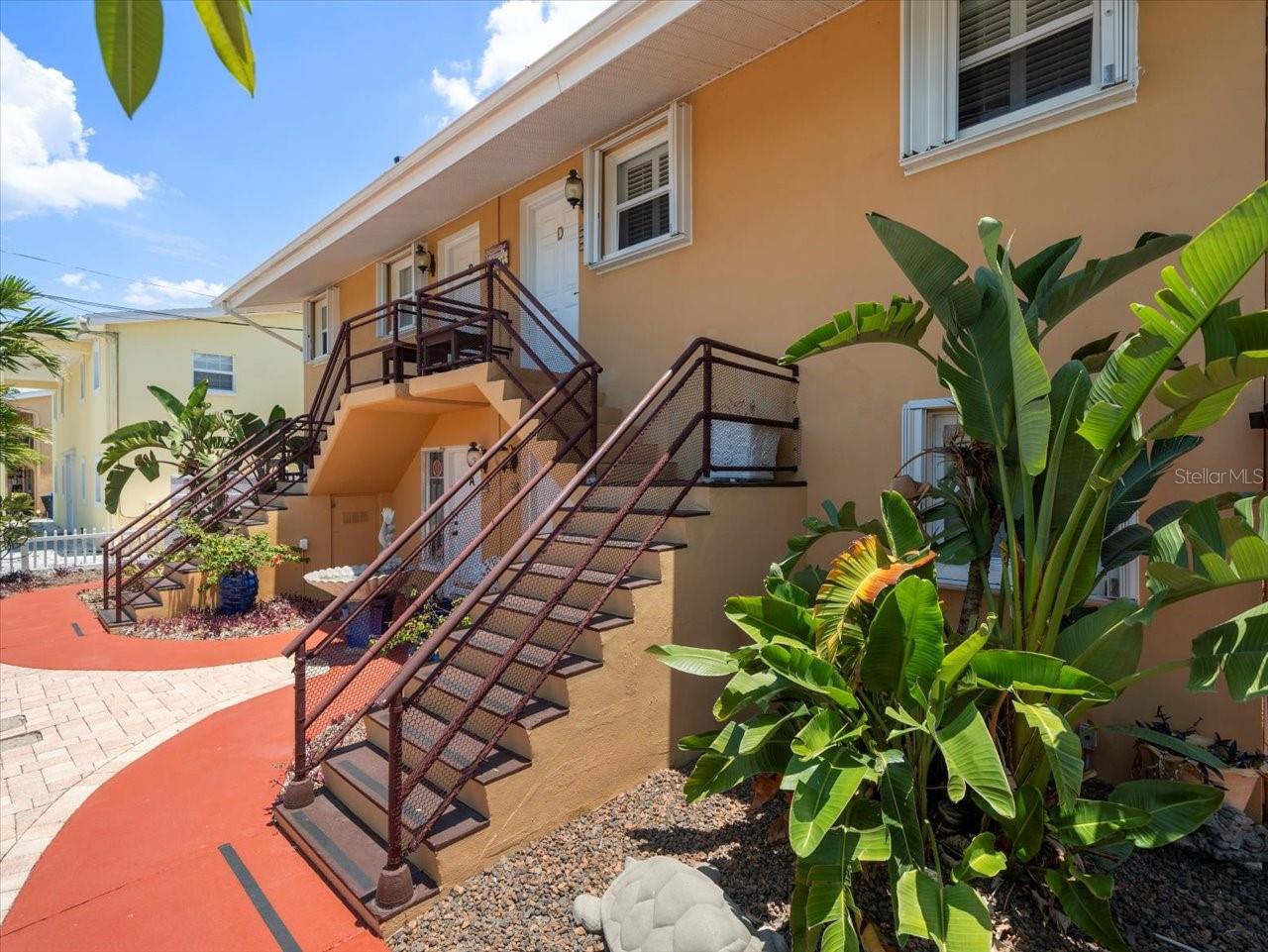 2683 ST JOSEPHS DR E