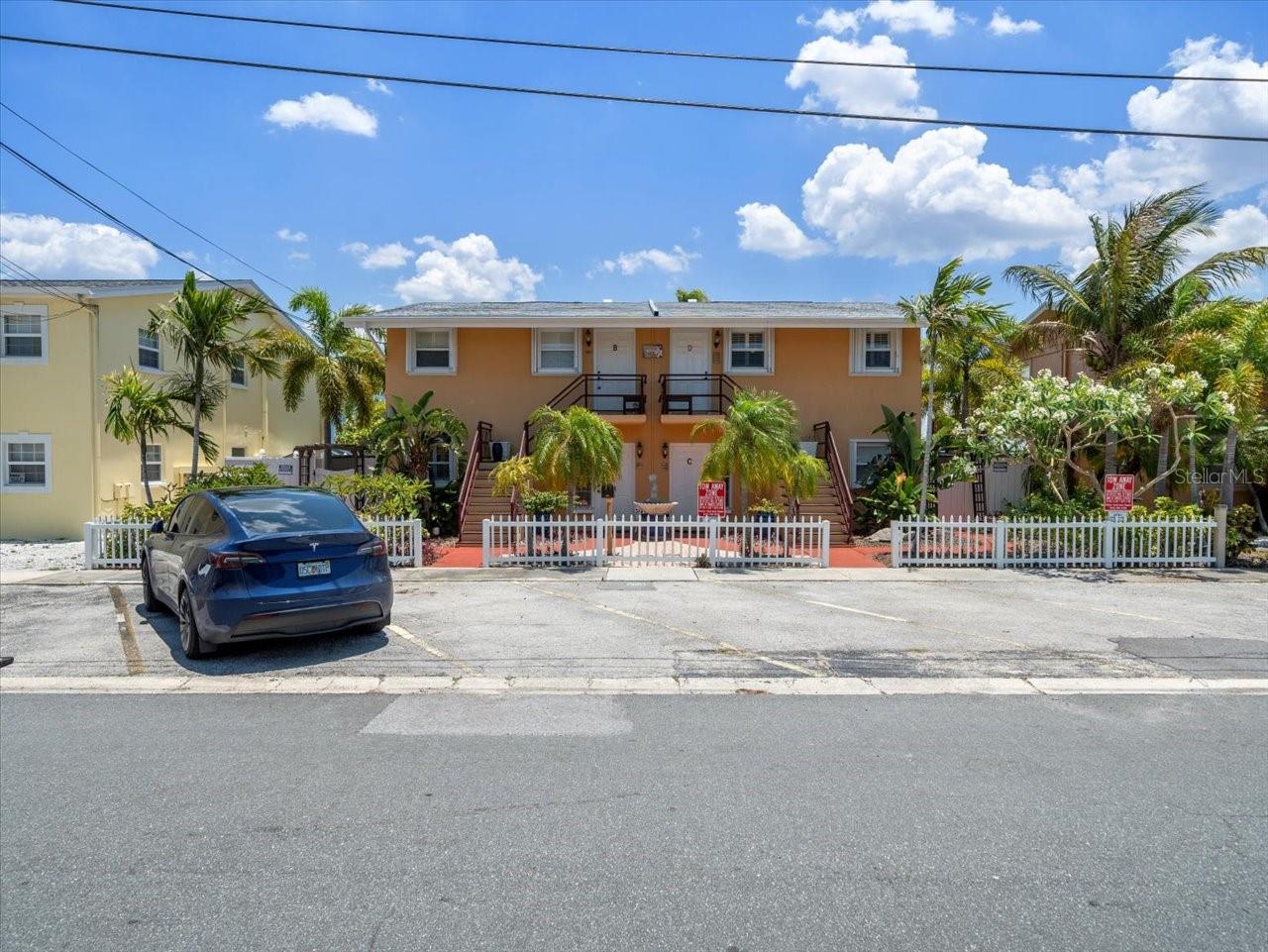 2683 ST JOSEPHS DR E