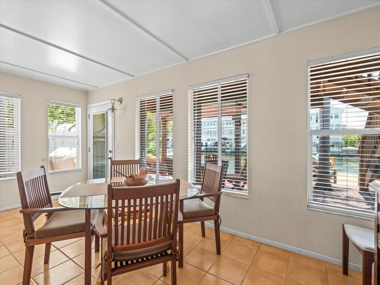 2683 ST JOSEPHS DR E