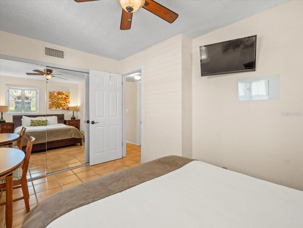 2683 ST JOSEPHS DR E