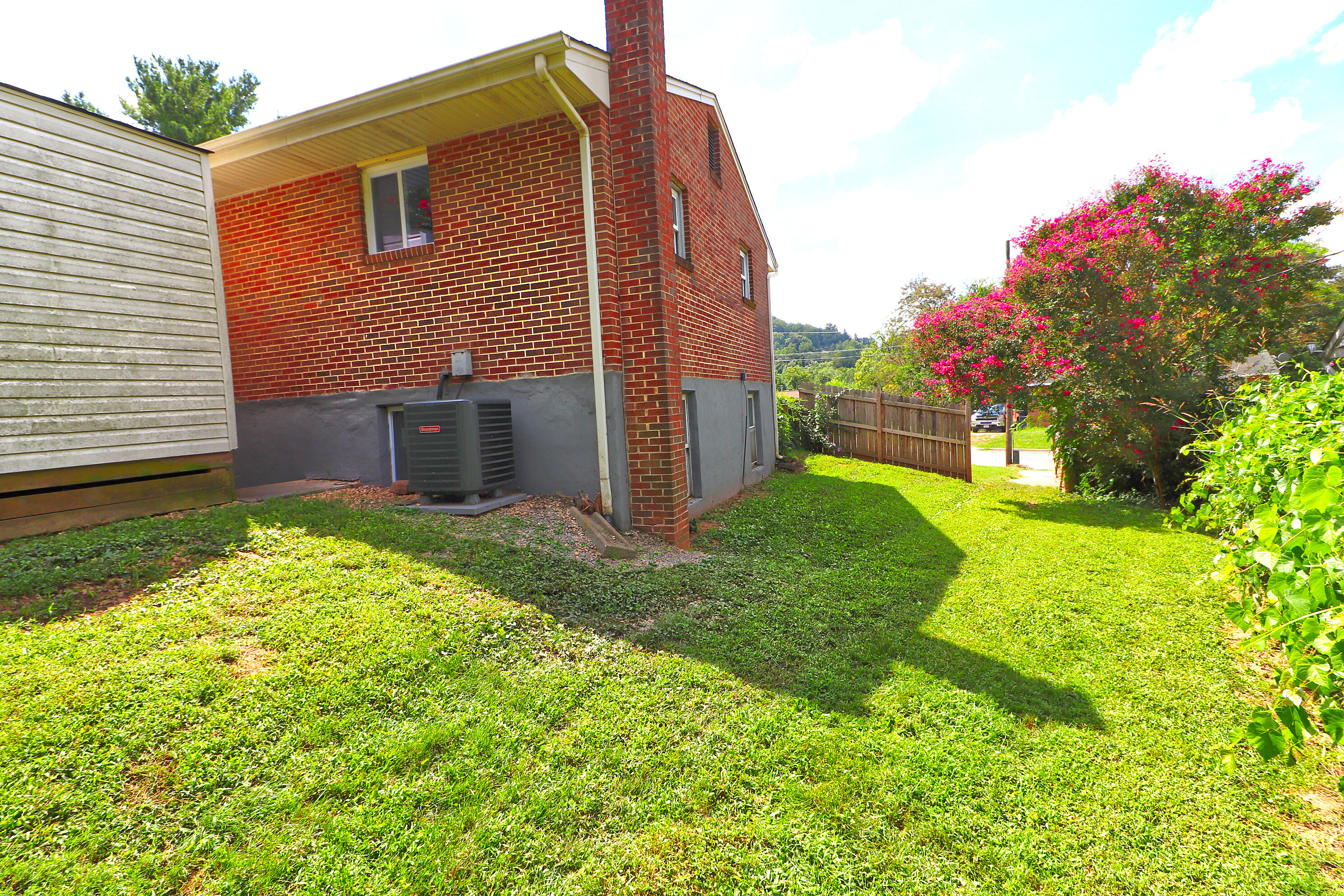 1418 BUENA VISTA BLVD SE