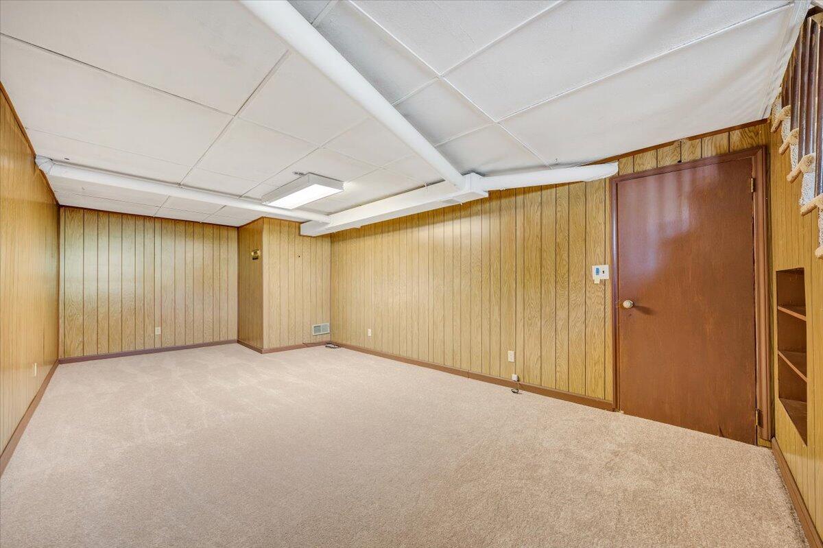 4510 Peach Tree DR NW