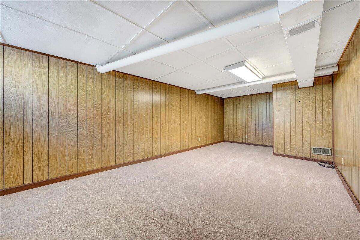 4510 Peach Tree DR NW