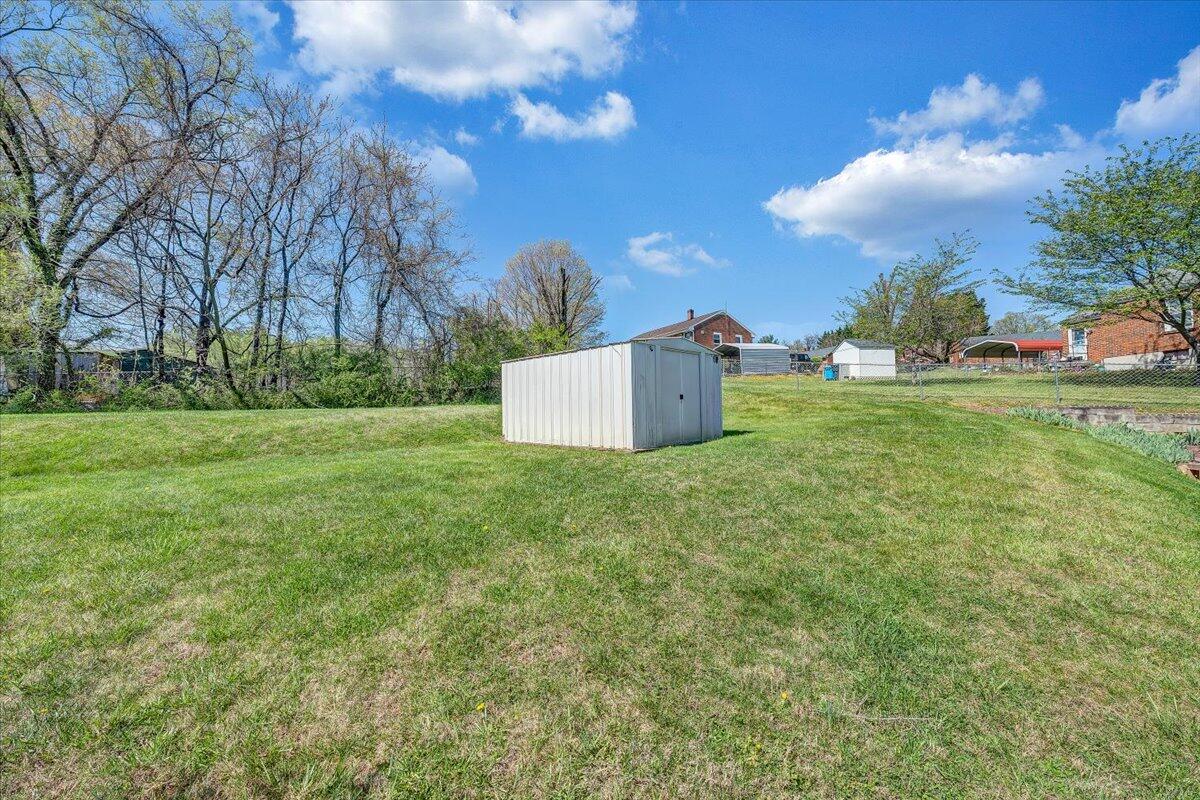 4510 Peach Tree DR NW