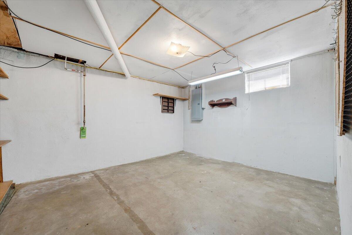 4510 Peach Tree DR NW