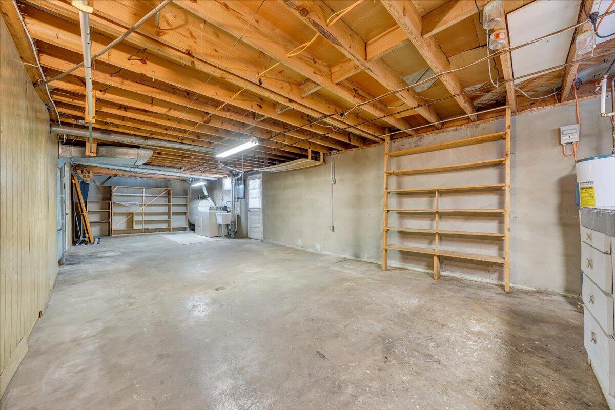 4510 Peach Tree DR NW