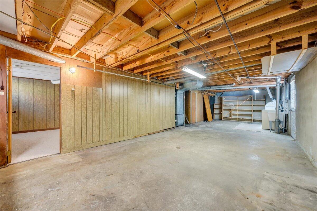 4510 Peach Tree DR NW